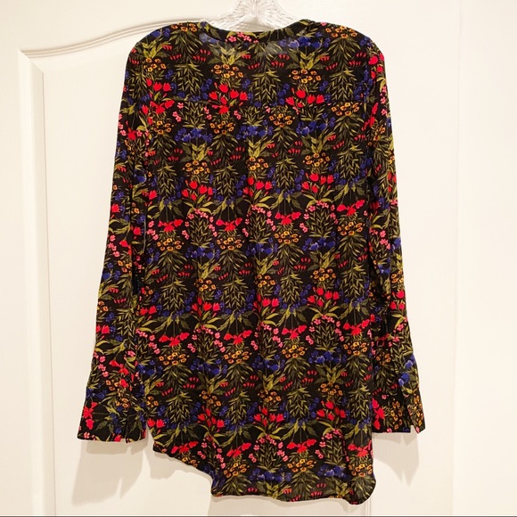 New Black Floral Split Neck tunic --size M Tall - Picture 4 of 5